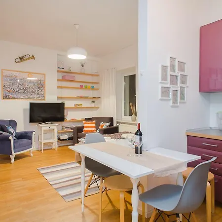 Apartament Plac Zbawiciela Apartment *